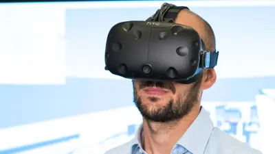Virtual Reality (VR)